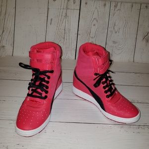 Vintage Woman's Red Puma Skywedge sneaker shoes
